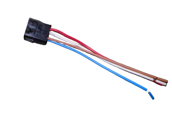 Ficha 4 Vias Macho Universal
